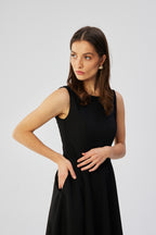Elegancka rozkloszowana sukienka koktajlowa czarna